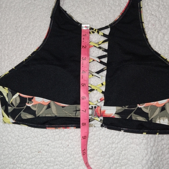Hollister Floral Crisscross Cutout Halter Bikini Top size Large - Picture 4 of 6